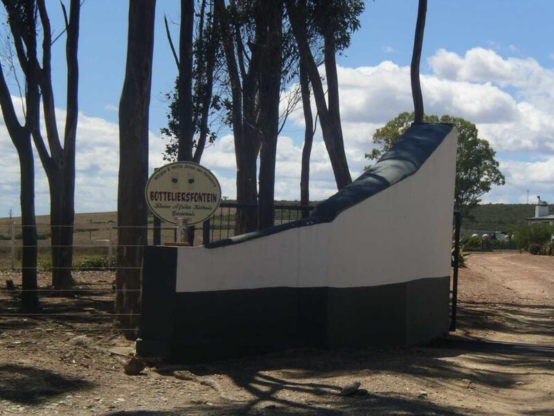 1. Entrance to farm Botteliersfontein, Albertina