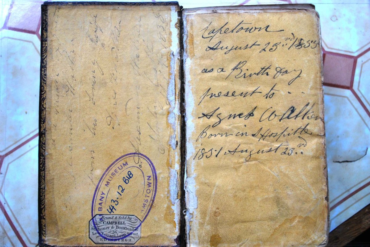 ALBM-SM-462-443-12-BIB_WALKER-LAURENCE_03 ALBM-SM-462-443-12-BIB_WALKER-LAURENCE_03